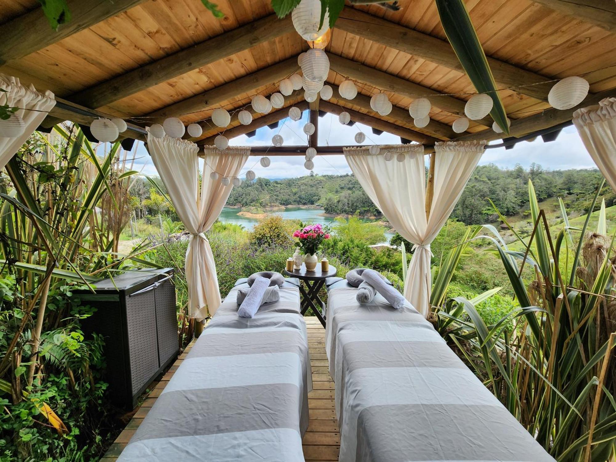 Levit Glamping - Hotel Guatape Penol (Adults Only) ภายนอก รูปภาพ