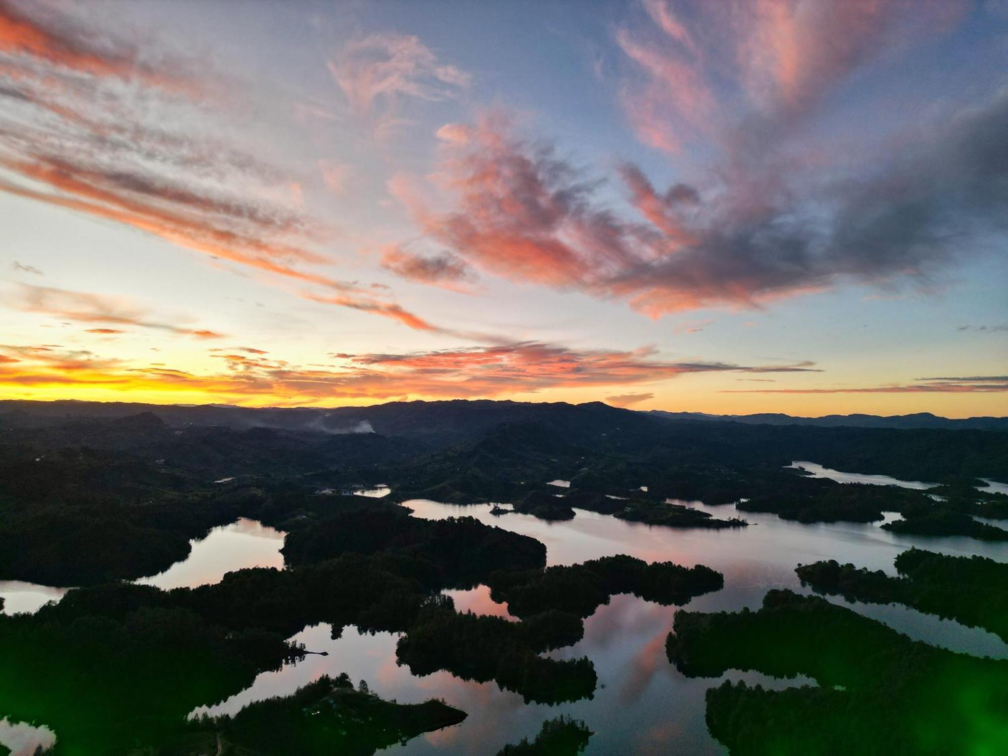 Levit Glamping - Hotel Guatape Penol (Adults Only) ภายนอก รูปภาพ