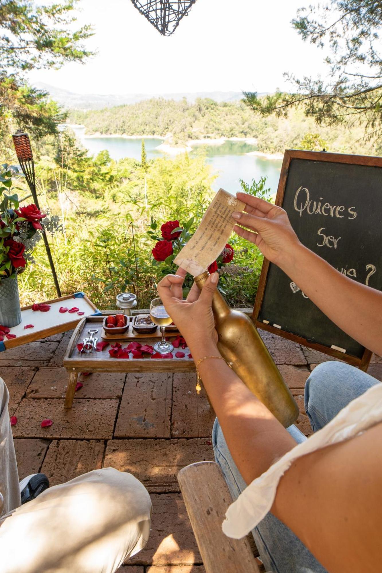 Levit Glamping - Hotel Guatape Penol (Adults Only) ภายนอก รูปภาพ